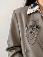 Load image into Gallery viewer, Baroque Gem Fringe Brooch Women Vintage Elegant N6B001