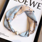 Load image into Gallery viewer, Womens Pearl Magnetic Clasp Slim Scarf N6K257