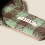 Load image into Gallery viewer, Checkerboard Velvet Slippers Couple Thin Plush M5A279