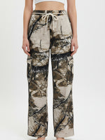 Load image into Gallery viewer, Heavy Duty Elastic Camouflage Cargo Pants Women N6B092