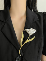 Load image into Gallery viewer, Vintage Oversized Metal Leaf Flower Brooch N6B013