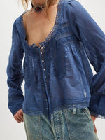 Load image into Gallery viewer, French Lace U Neck Blouse Women N6C097
