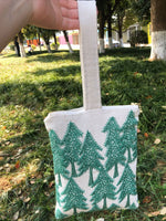 Load image into Gallery viewer, Heavy Embroidery Tote Wristlet Phone Pouch N6B111