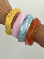 Load image into Gallery viewer, Resin Bangle Retro Irregular Statement Bracelet N6A198