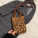 Load image into Gallery viewer, Matte PU Crossbody Phone Bag Women Retro Shoulder S5P719