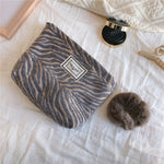 Load image into Gallery viewer, Retro Geometric Pattern Chenille Clutch Bag Women S5P658