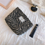 Load image into Gallery viewer, Retro Geometric Pattern Chenille Clutch Bag Women S5P658