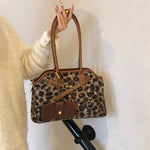 Load image into Gallery viewer, Retro Leopard Print Tote Bag Medium Capacity Shoulder S5P699