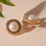 Load image into Gallery viewer, Contrast Chain Faux Pearl Round Silver Stud Earrings N6H152