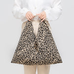 Load image into Gallery viewer, Triangle Dumpling Tote Bag Large Capacity Unique S5P656