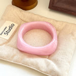 Load image into Gallery viewer, Geometric Ombre Resin Bangle Curved Acetate Contour S5P256