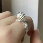 Load image into Gallery viewer, Adjustable Shell Ring Pearl Color Open Stackable S5P895