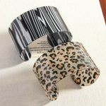 Load image into Gallery viewer, Acrylic Glitter Leopard Zebra Open Cuff Bangle 41mm N6F270