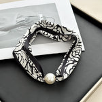 Load image into Gallery viewer, Magnetic Clasp Pearl Scarf Neck Warmer Women N6H111