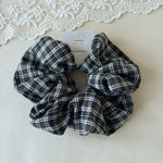Load image into Gallery viewer, Womens Vintage Plaid Fabric Scrunchie N6K012
