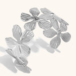 Load image into Gallery viewer, Floral Bangle Steel 18K Plated Continuous Loop S5P118