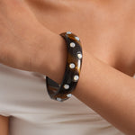 Load image into Gallery viewer, Womens Vintage Marbled Floral Resin Bracelet N6K149