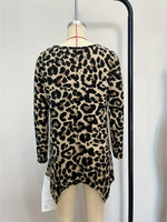 Load image into Gallery viewer, Leopard Print Knit Top Asymmetric Hem Loose Fit N6G289