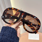 Load image into Gallery viewer, Retro Oversized Wayfarer Sunglasses Women N6B178