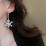 Load image into Gallery viewer, Snowflake Zircon Pearl Earrings With Silver Needle S5P634