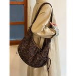 Load image into Gallery viewer, Retro Leopard Print Pleated Crossbody Bag Women S5P742