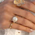 Load image into Gallery viewer, Stainless Steel Button Pearl Smooth Ring Women N6H168