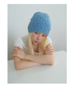Load image into Gallery viewer, Women's Wool Blend Cable Knit Beanie N6J107