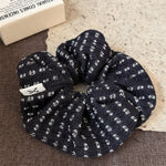 Load image into Gallery viewer, Womens Vintage Floral Knit Scrunchie N6K035