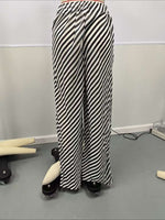 Load image into Gallery viewer, Black Striped Mesh Lace-Up Beach Pants N6D210