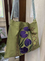 Load image into Gallery viewer, Floral Tulip Embroidery Canvas Bucket Bag S5P803