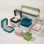 Load image into Gallery viewer, Velvet Jewelry Box Set with Pearl Button N6E059