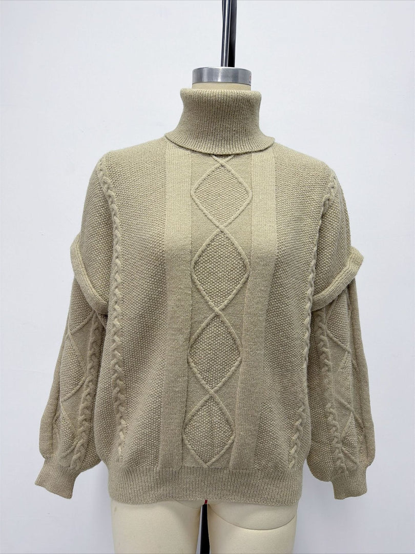 Oversized Cable Knit Turtleneck Arctic Fleece Pullover N6G182