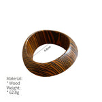 Load image into Gallery viewer, Wood Grain Circle Bangle Handcrafted Vintage Jewelry S5P032