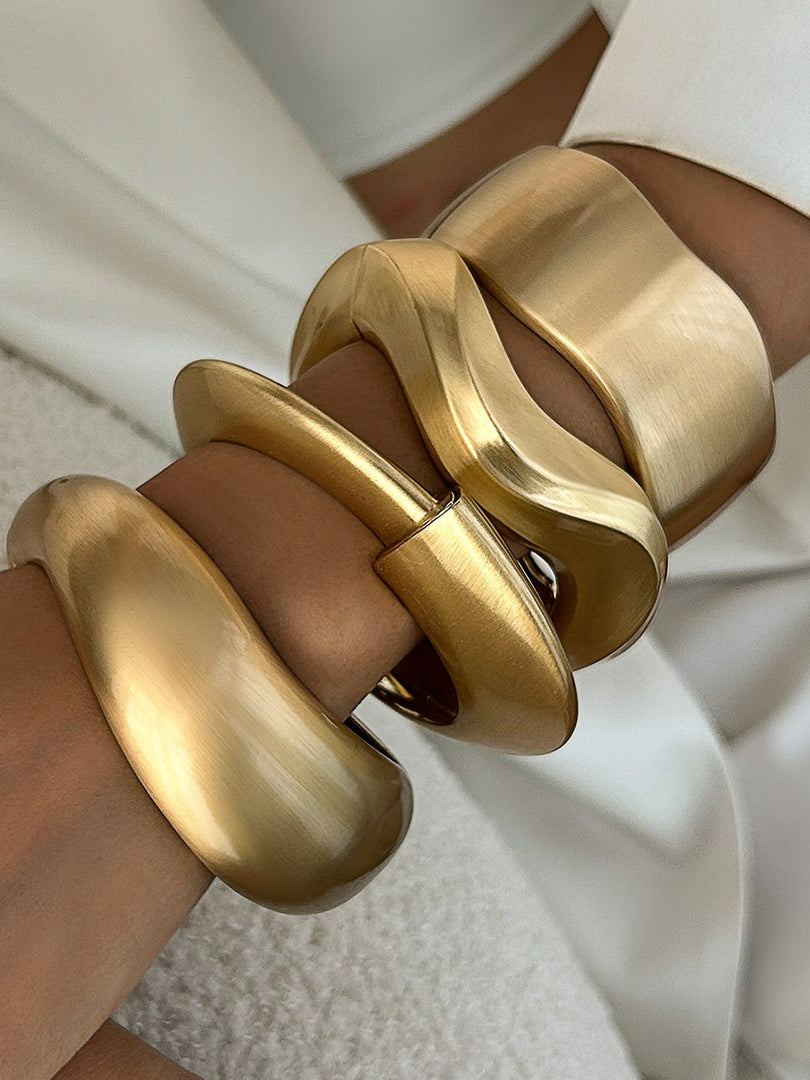 Punk Wide Bangle Spring Closure Bracelet Women N6B012