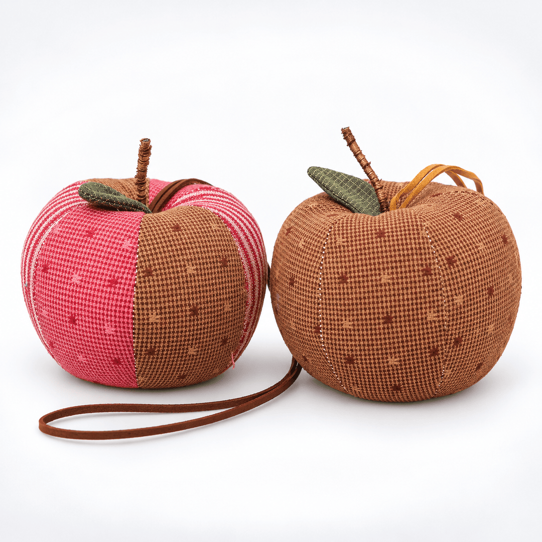 Vintage Stuffed Fabric Apple Decor N6K293