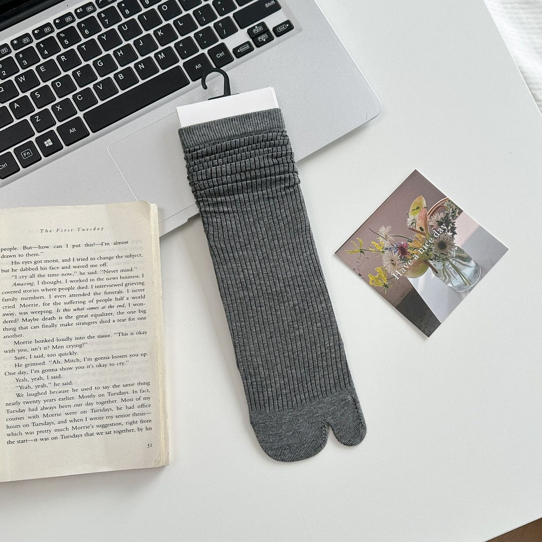 Vertical Rib Split Toe Stack Socks Women Slimming N6H015