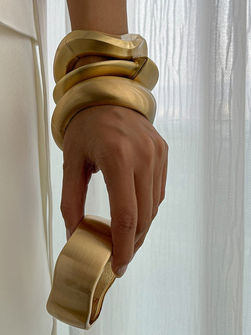 Punk Wide Bangle Spring Closure Bracelet Women N6B012