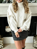 Load image into Gallery viewer, Oversized Cable Knit Turtleneck Arctic Fleece Pullover N6G182