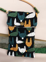 Load image into Gallery viewer, Embroidered Two Way Crossbody Phone Pouch N6B106