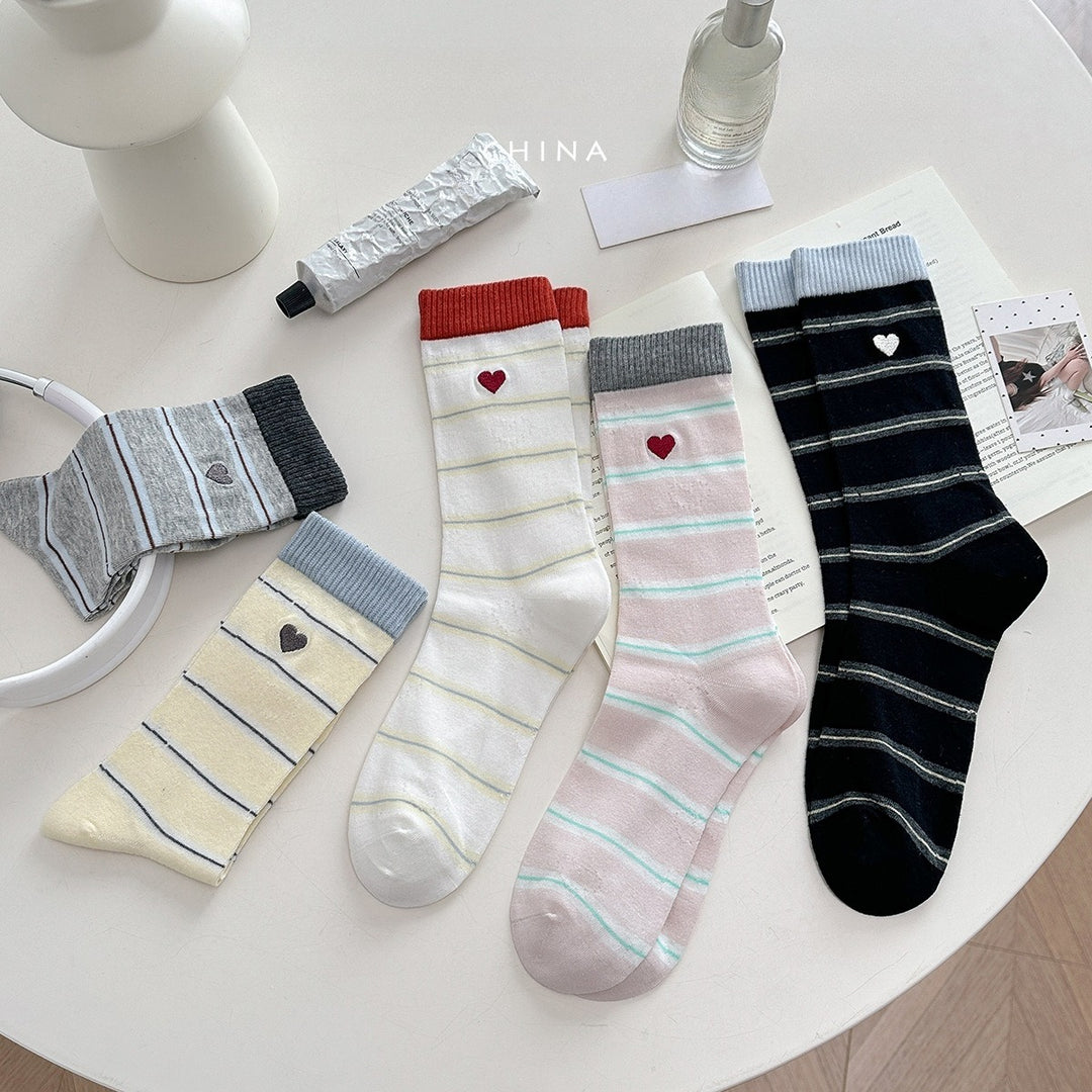 Striped Heart Embroidery Stack Socks Women Retro N6H012