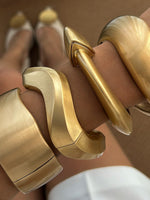 Load image into Gallery viewer, Punk Wide Bangle Spring Closure Bracelet Women N6B012