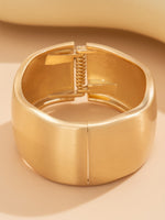 Load image into Gallery viewer, Punk Wide Bangle Spring Closure Bracelet Women N6B012