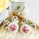 Load image into Gallery viewer, Handmade Wool Felt Animal Brooch Cute Cat Bear Pin N6G029