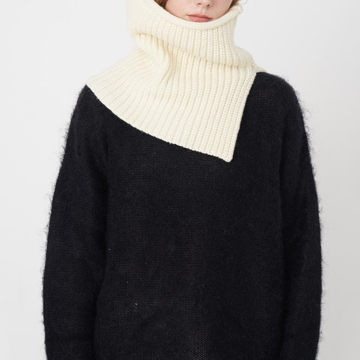 Square Neck Warmer with Slit Design  M5A256
