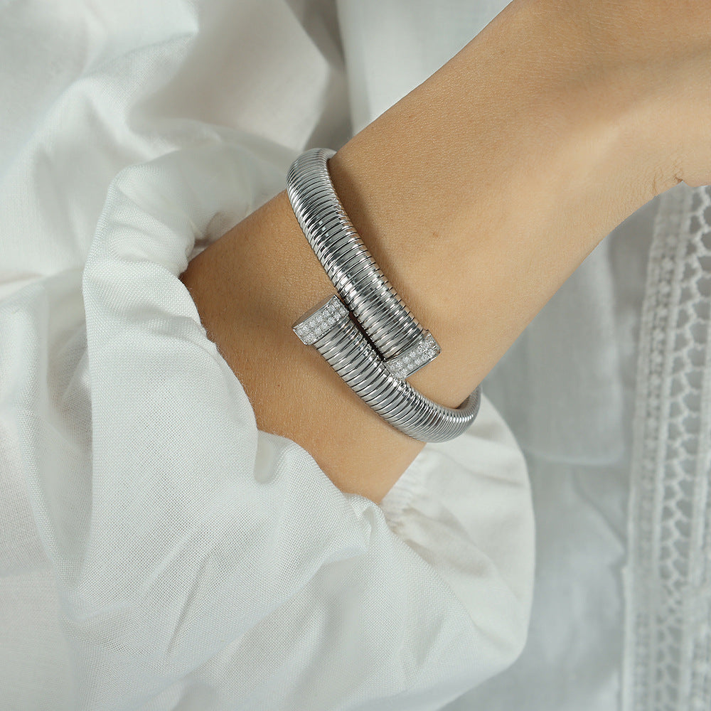 Linear Fluted Bangle Titanium Steel Channel-Set S5P096