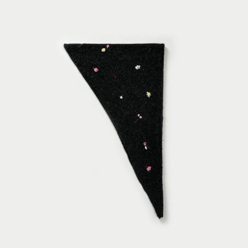 Daisy Floral Wool Blend Knit Triangle Scarf N6K227