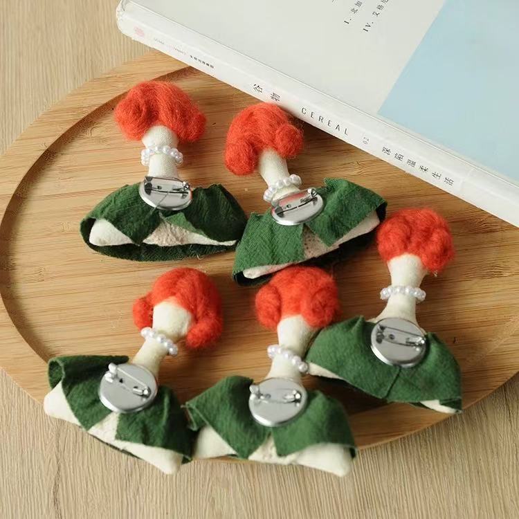 Embroidered Green Dress Girl Brooch Stuffed Fabric N6G031