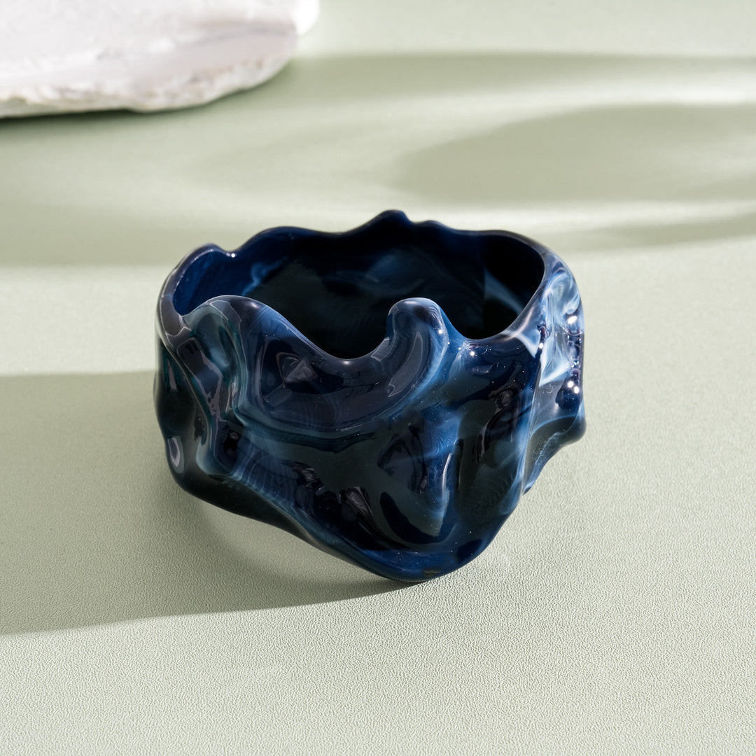 Oversized Resin Ombré Pleated Geometric Bangle N6H086
