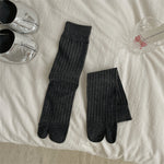Load image into Gallery viewer, Vertical Rib Solid Split Toe Socks Women Mid-Calf N6H008