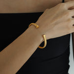 Load image into Gallery viewer, Threaded Wide Bangle Steel Collar Stud Set Titanium S5P258